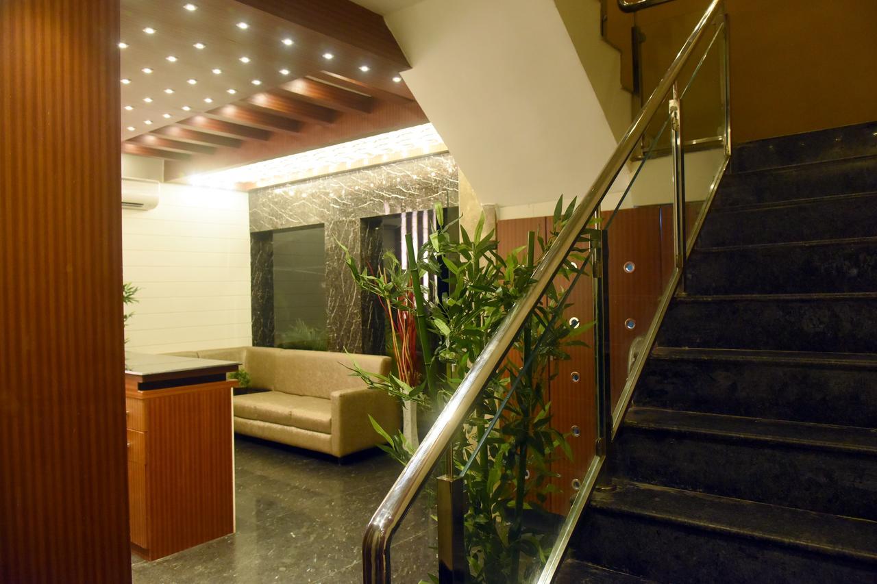 Hotel Olive Grand à Chennai Extérieur photo