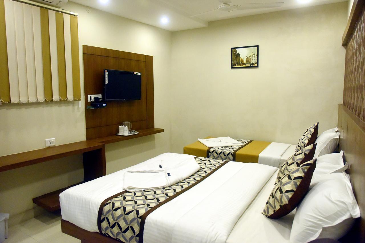 Hotel Olive Grand à Chennai Extérieur photo