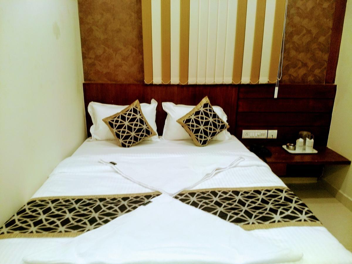 Hotel Olive Grand à Chennai Extérieur photo